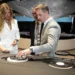 Watches & Wonders 2024: Am Stand von IWC Schaffhausen enthüllt Gisele Bündchen die neue Portugieser-Kollektion