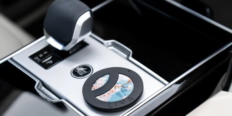 LIVA Car Freshener – Luxuriöser Autoduft aus der Schweiz, der Design und Nachhaltigkeit vereint