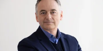 Die Zukunft der elektrischen Premium-Mobilität – Lawrence Hamilton im Interview