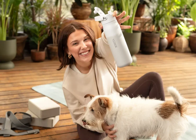 BRITA LARQ iQ: Die smarte Trinkflasche für moderne Hydration und gefiltertes Wasser unterwegs